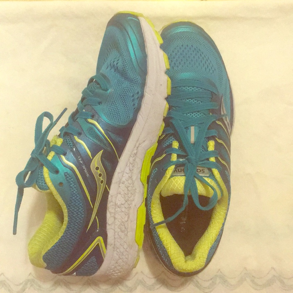 Saucony Omni 16 Running Sneakers